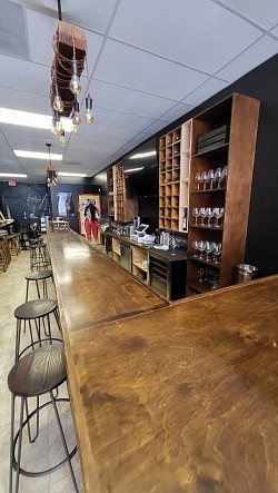Wine bar weeking cleaning